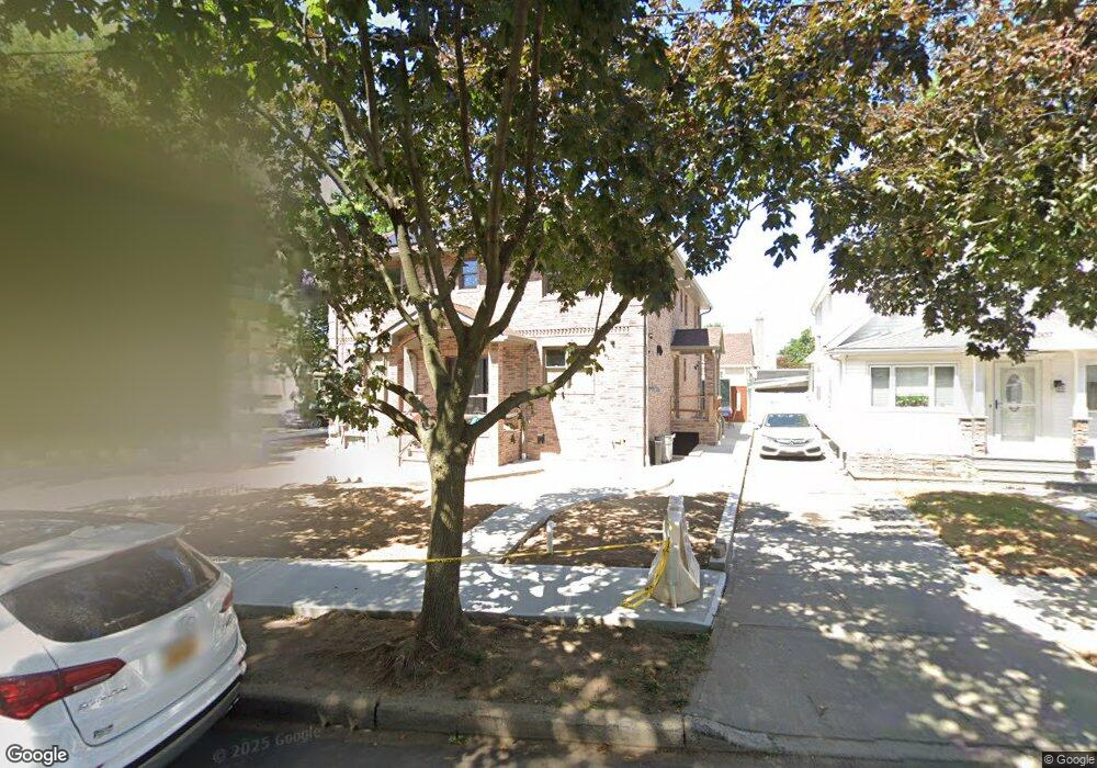 26005 E Williston Ave, Floral Park, NY 11001 - photo 1