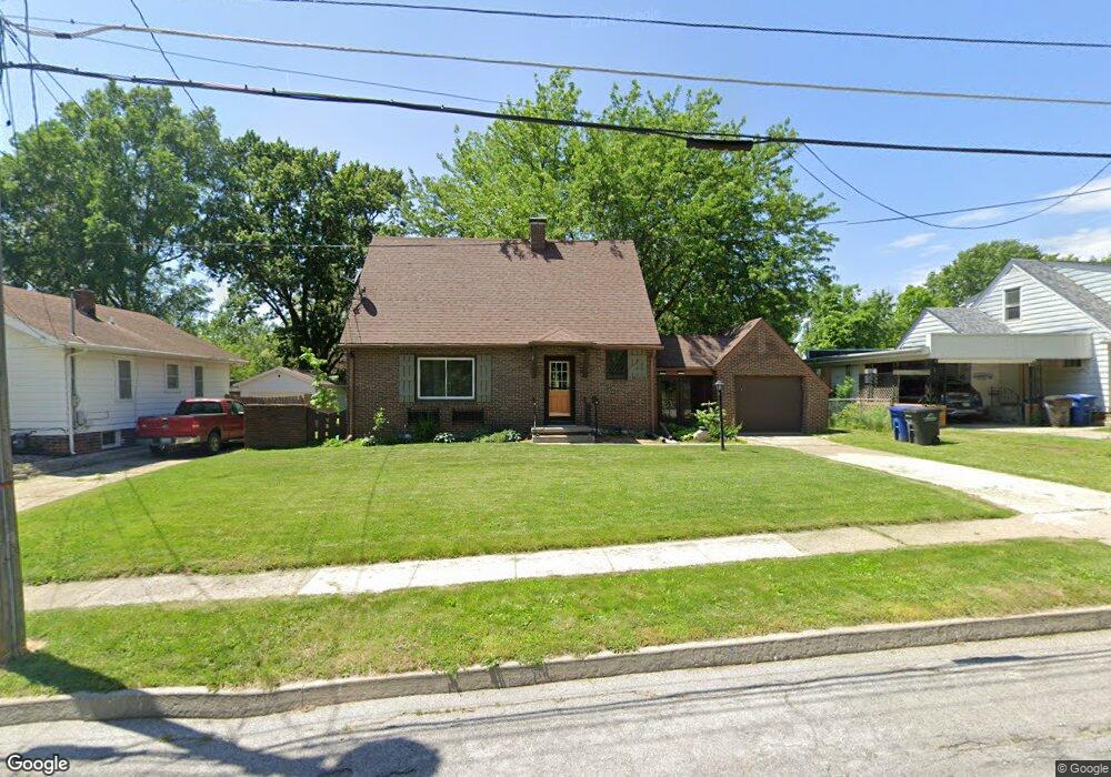 1810 E 32nd St, Des Moines, IA 50317 - photo 1