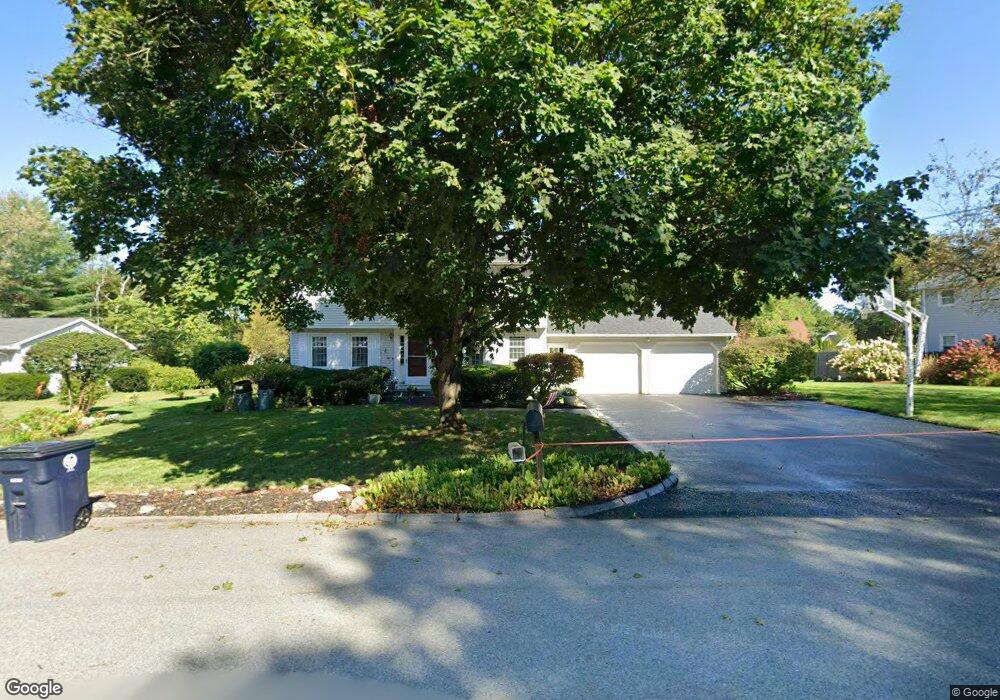 7 Tomolonis Dr, Nashua, NH 03062 - photo 1