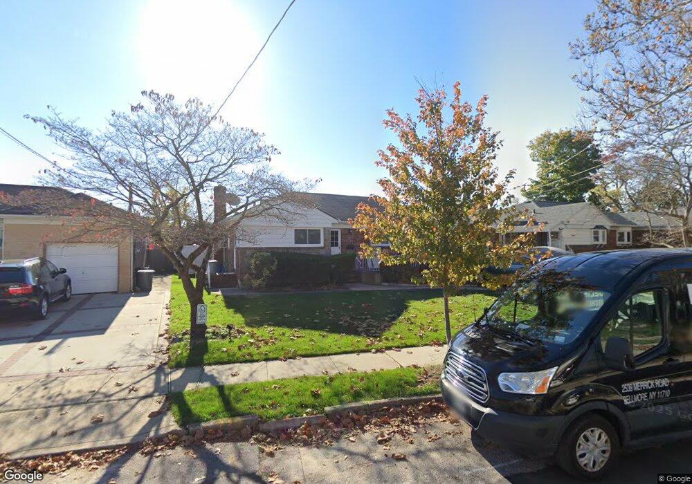 16 Cripps Ln, Valley Stream, NY 11581 - photo 1