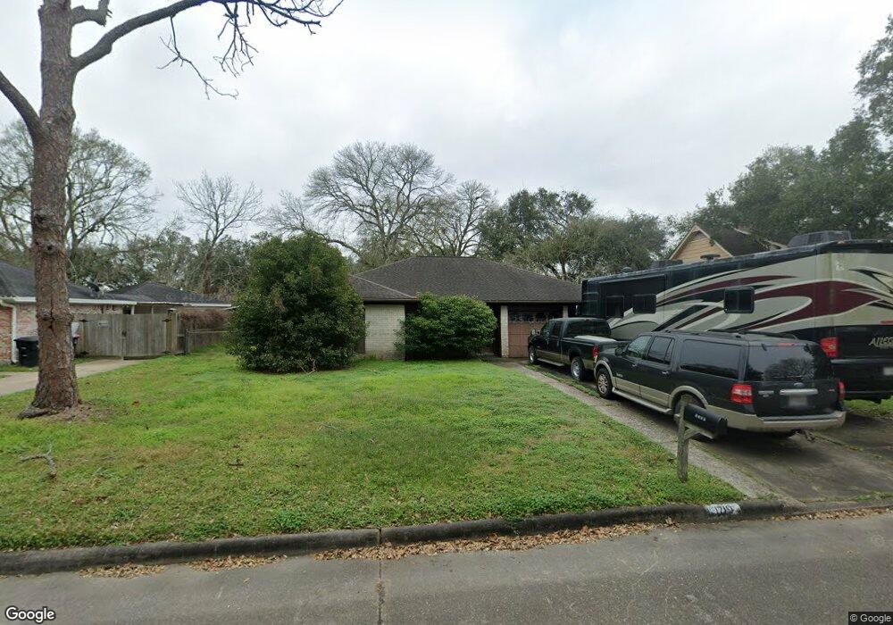 1719 Ridgewood St, Alvin, TX 77511 - photo 1