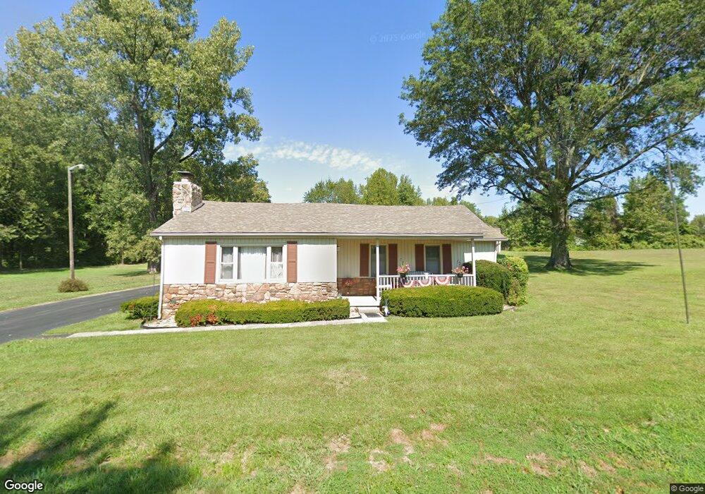 4930 W Deaver Rd, Columbus, IN 47201 - photo 1