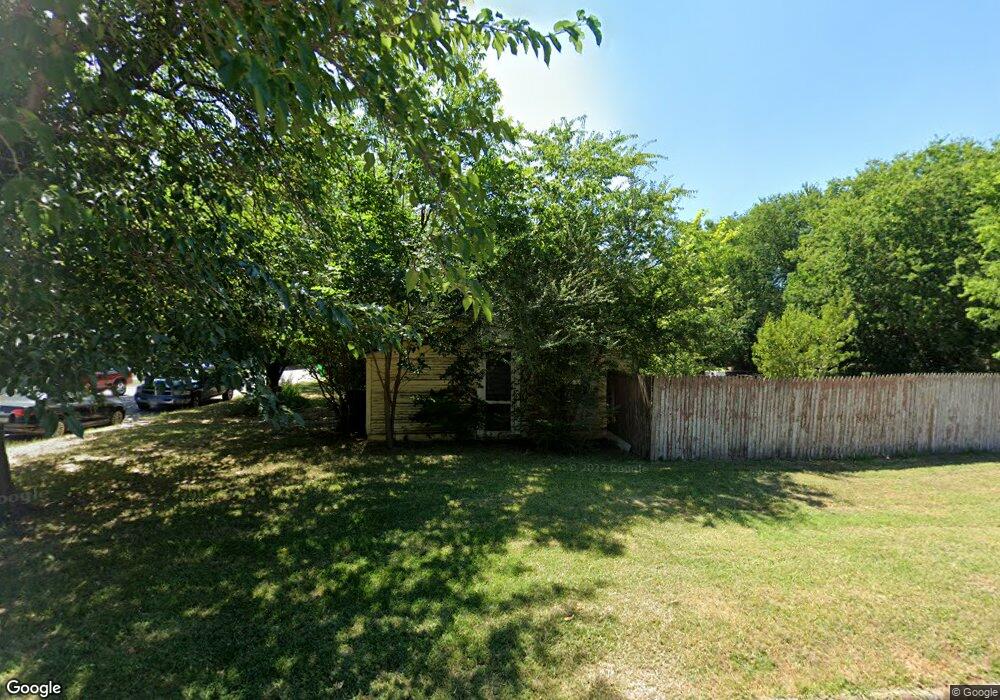 1421 E Pecan St, Gainesville, TX 76240 - photo 1