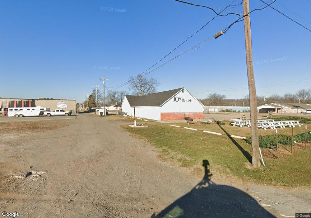 611 E Trudgeon St, Henryetta, OK 74437 - photo 1