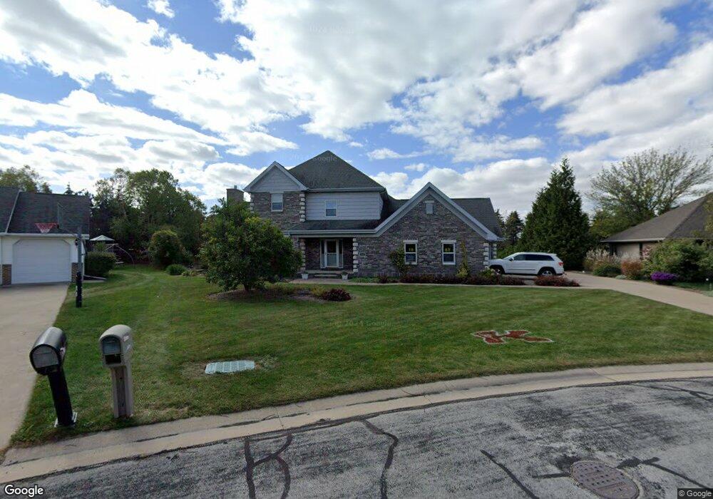 W6081 Strawflower Dr, Appleton, WI 54915 - photo 1