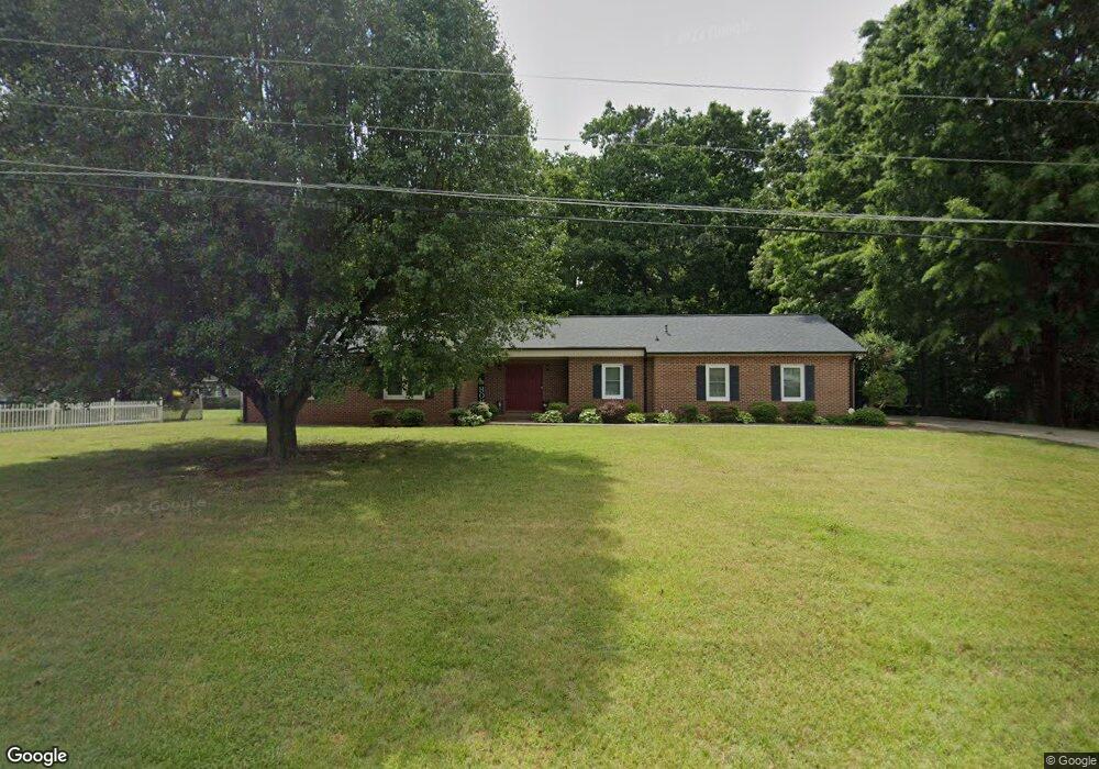 217 Camelot Dr, Statesville, NC 28625 - photo 1