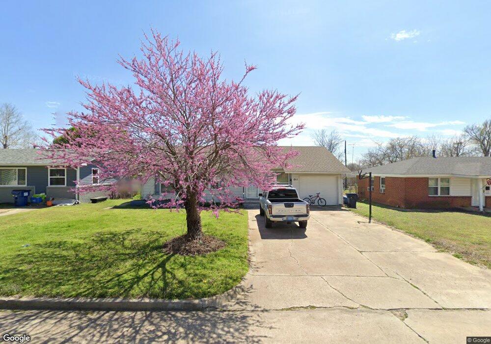 811 Charles Dr, Ada, OK 74820 - photo 1