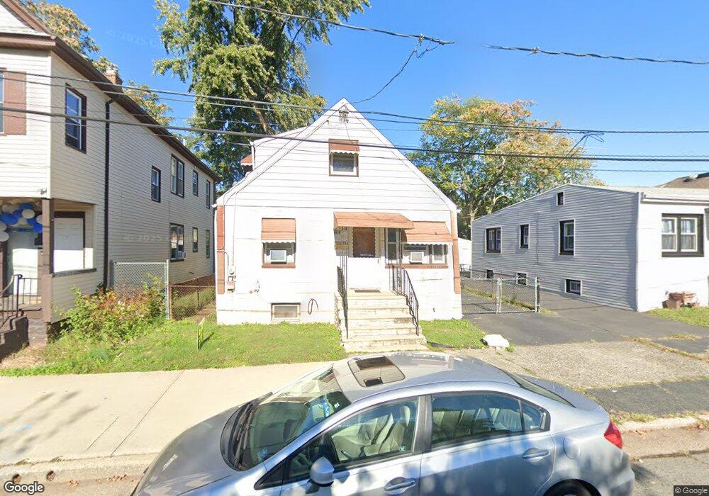 1018 Bishop Evans Way, Linden, NJ 07036 - photo 1