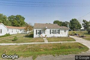 120 Maple St, Carrollton, IL 62016