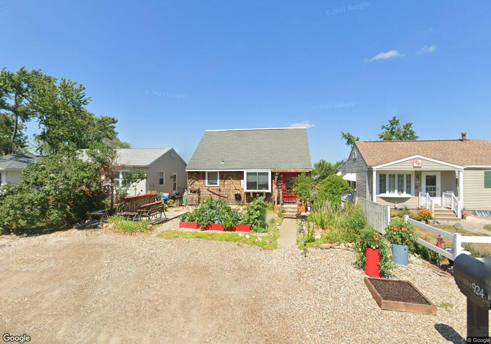 924 22nd Ave SW, Cedar Rapids, IA 52404 - photo 1