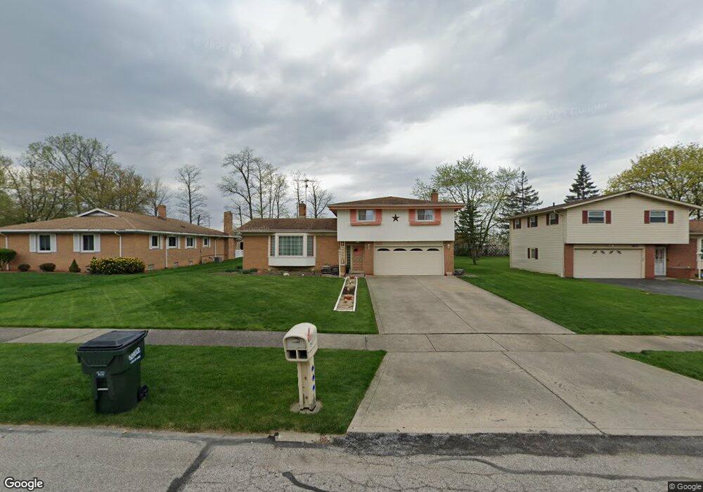 5420 Holly Rd, Bedford, OH 44146 - photo 1