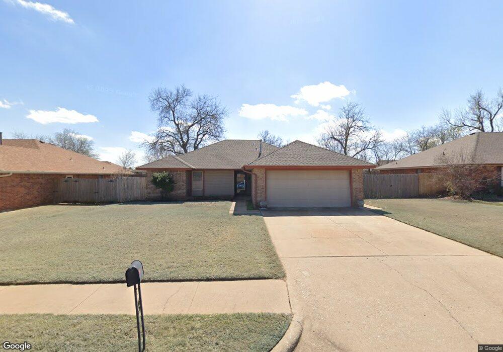 1028 NE 20th St, Moore, OK 73160 - photo 1