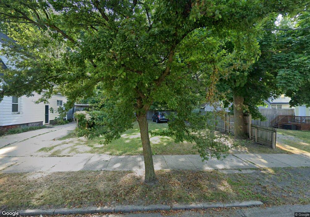 110 Lahoma St, Lansing, MI 48915 - photo 1