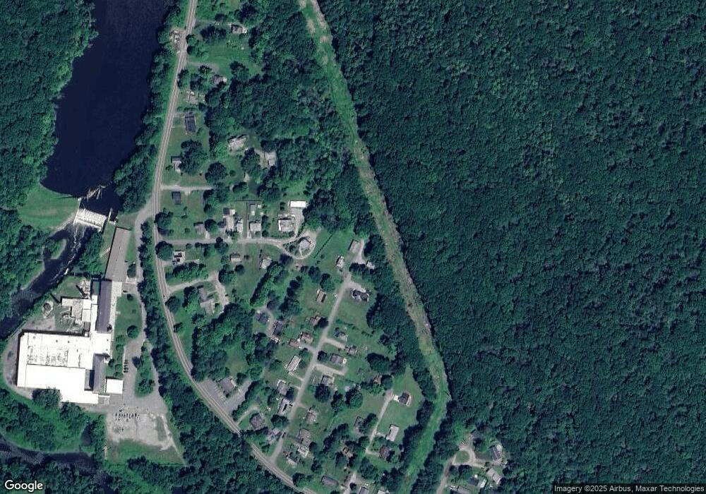 21 Maple St, Great Barrington, MA 01230 - photo 1