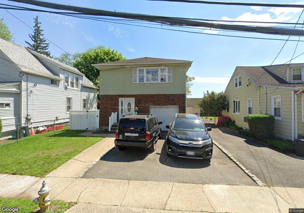 957 Washington St unit 1Fl, Franklin Square, NY 11010 - photo 1