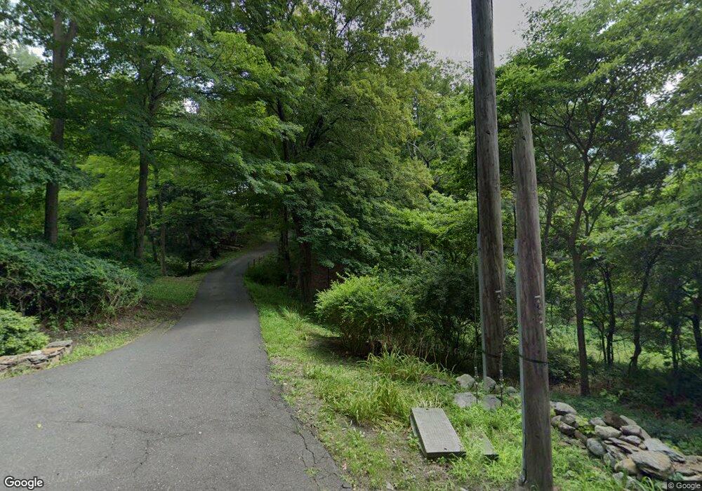 122 Cross Hwy, Redding, CT 06896 - photo 1