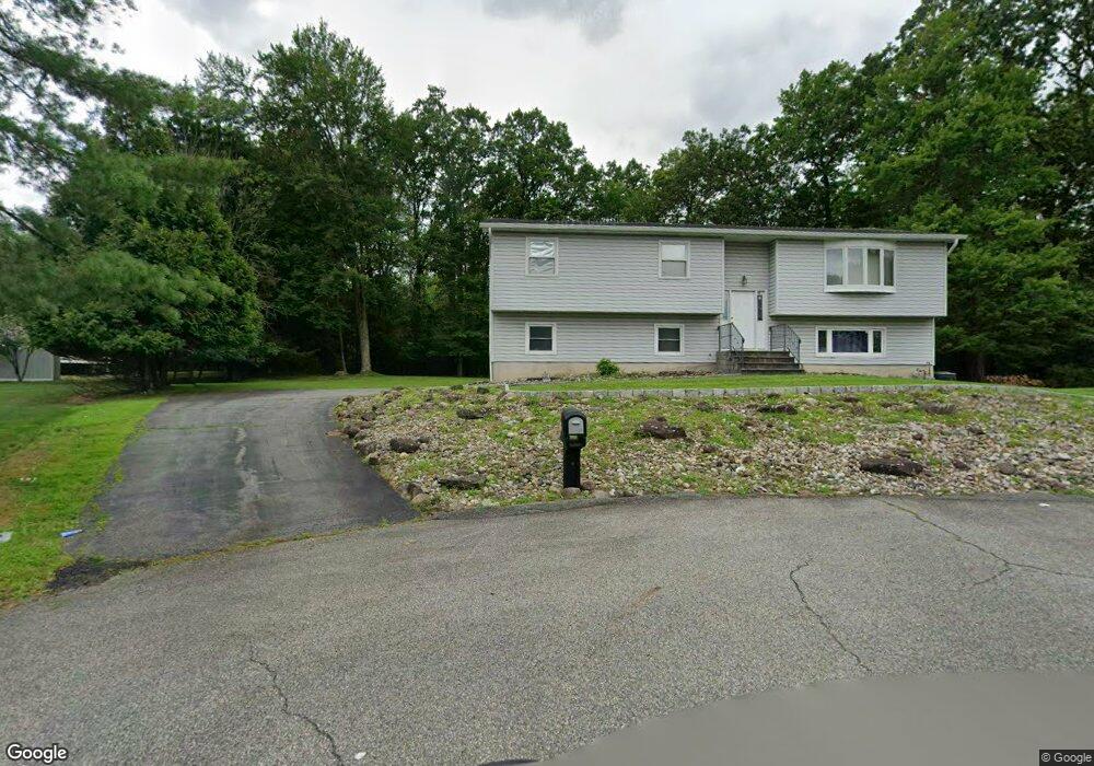 32 Whispering Ct, Bardonia, NY 10954 - photo 1