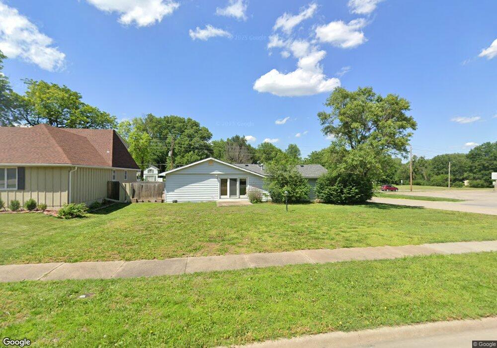 2901 SW Boswell Ave, Topeka, KS 66611 - photo 1