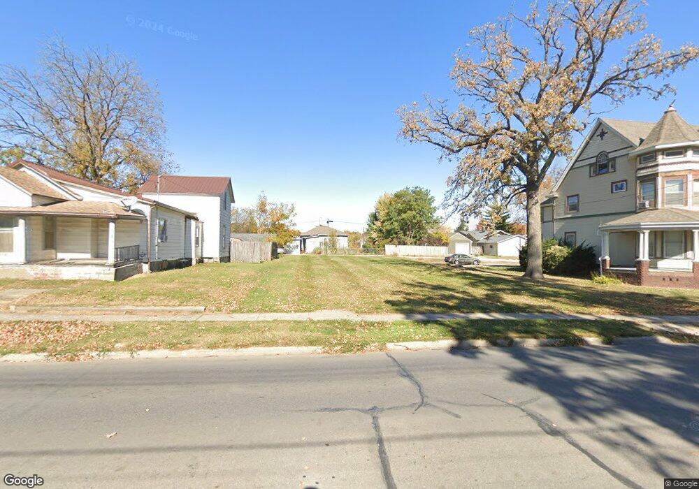 512 1st Ave E, Newton, IA 50208 - photo 1