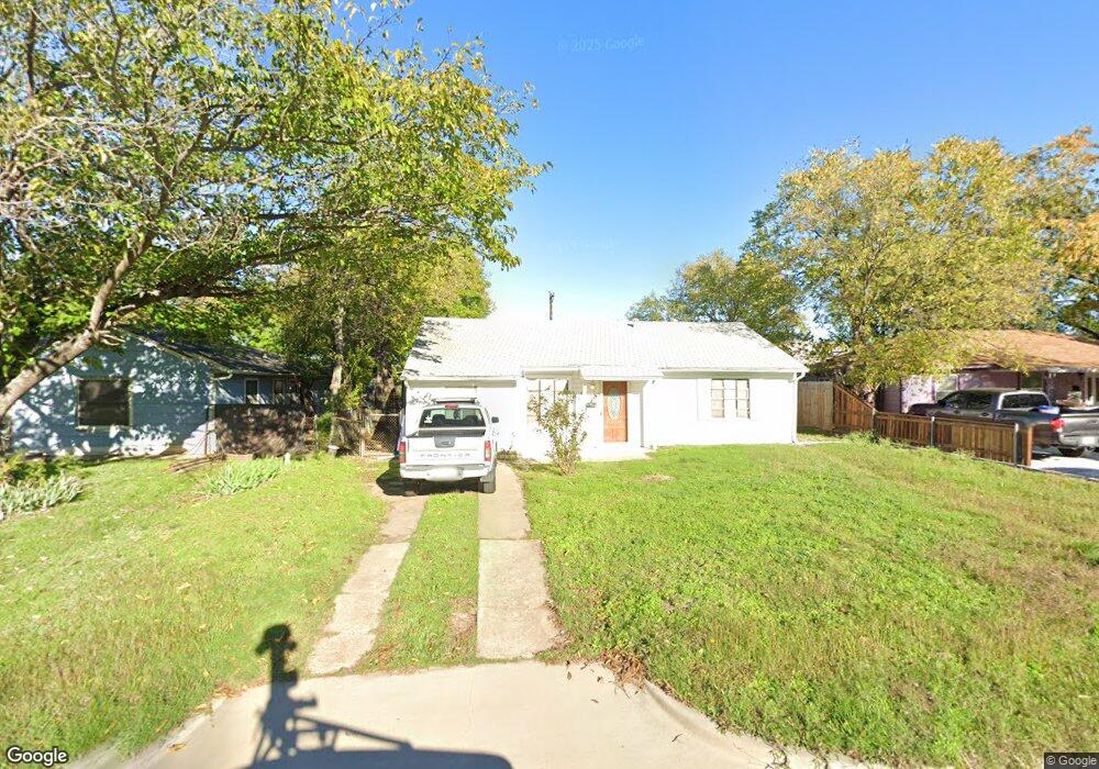 714 SW Dallas St, Grand Prairie, TX 75051 - photo 1