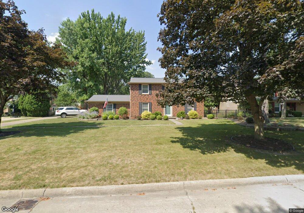 8802 Thorntree Dr, Grosse Ile, MI 48138 - photo 1