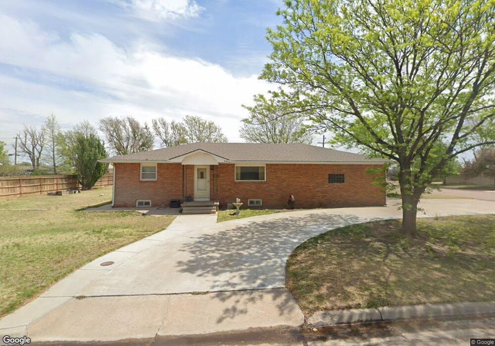 914 S Trindle St, Hugoton, KS 67951 - photo 1