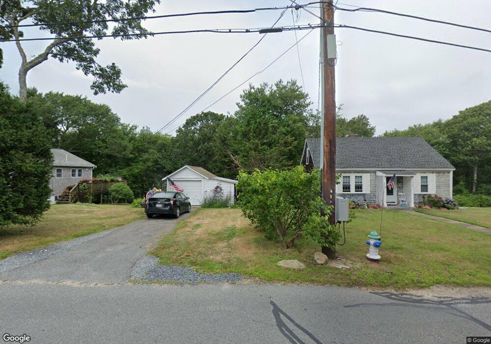 572 Quaker Rd, North Falmouth, MA 2556 - photo 1