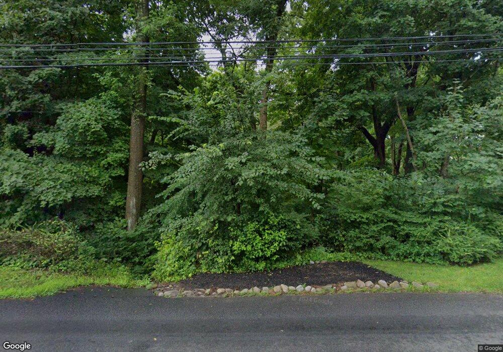 515 Hill Farm Rd, Fairfield, CT 06824 - photo 1