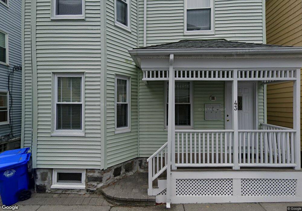 43 Prince St unit 2,43, Brookline, MA 02445 - photo 1