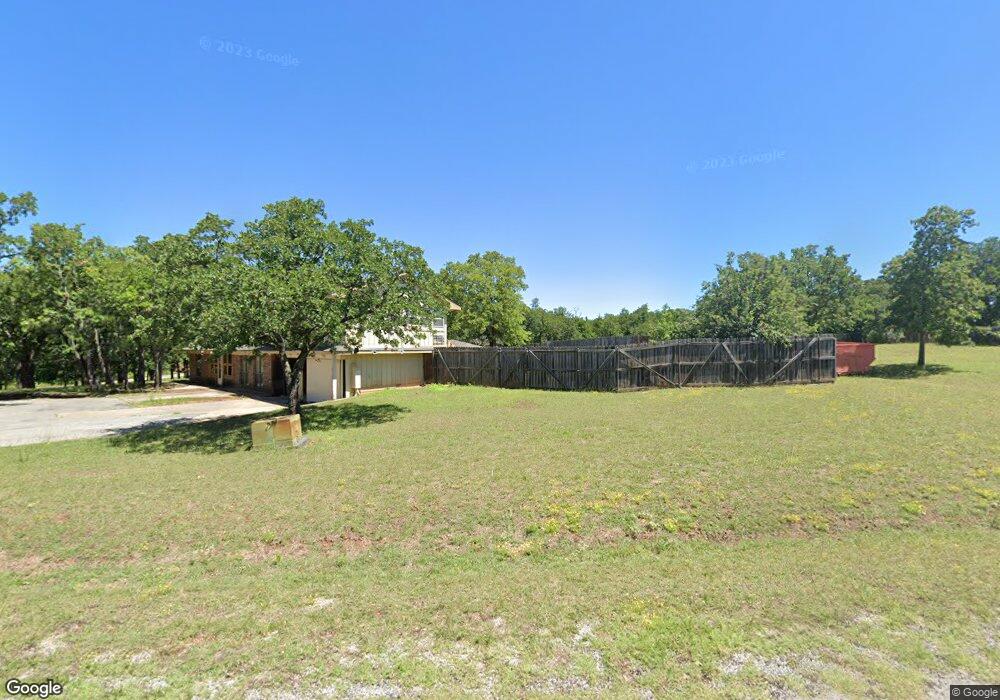 955 Oakridge Dr, Duncan, OK 73533 - photo 1