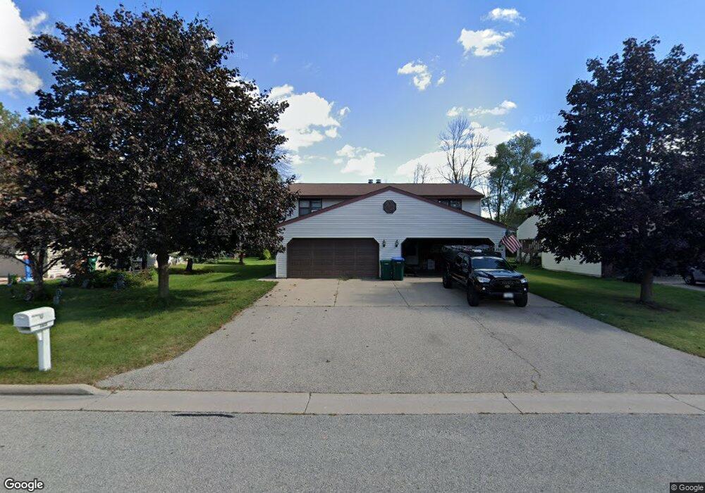 1804 N Whitney Dr, Appleton, WI 54914 - photo 1