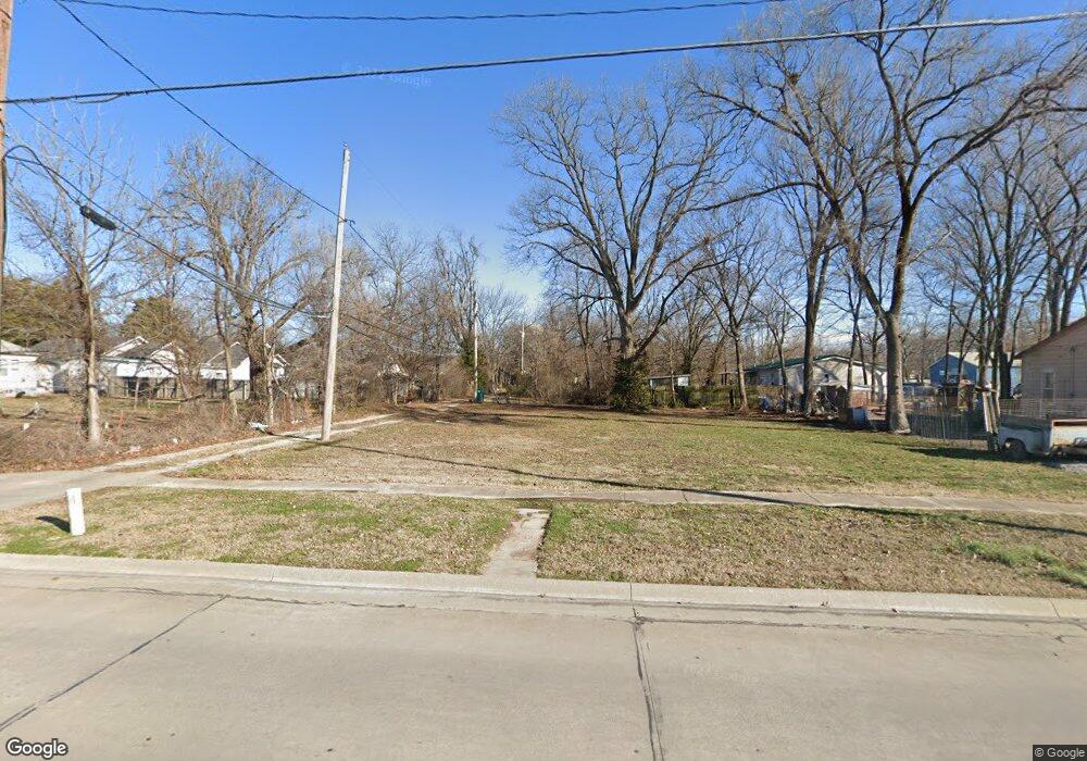 720 S 21st St, Parsons, KS 67357 - photo 1