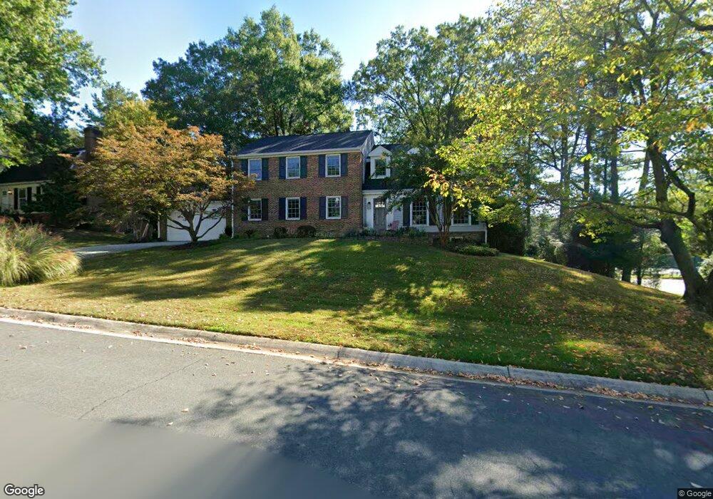 8013 Horseshoe Ln, Potomac, MD 20854 - photo 1