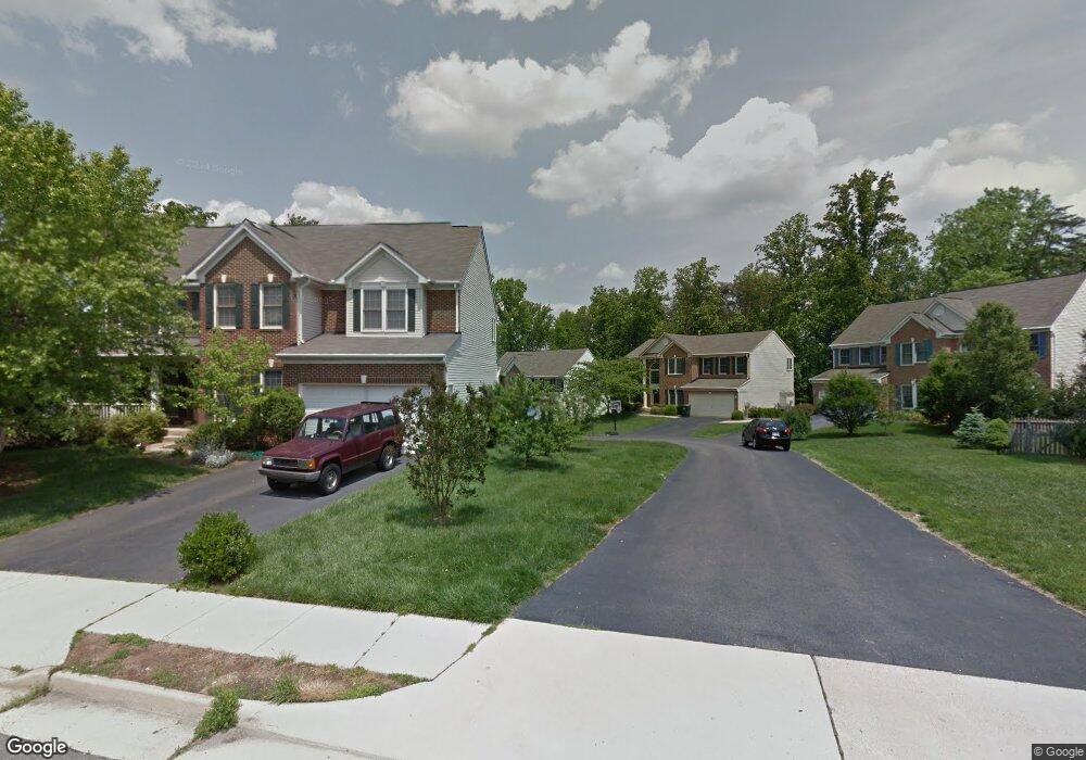 13322 Regal Crest Dr, Clifton, VA 20124 - photo 1