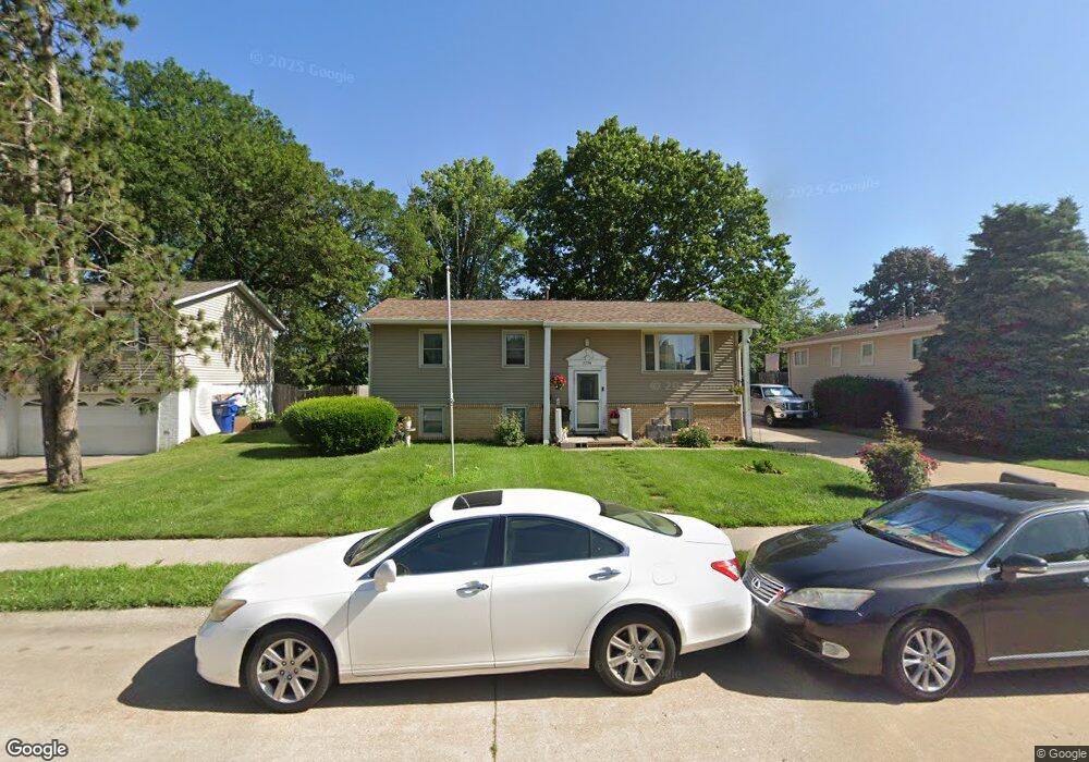 2238 W 45th St, Davenport, IA 52806 - photo 1