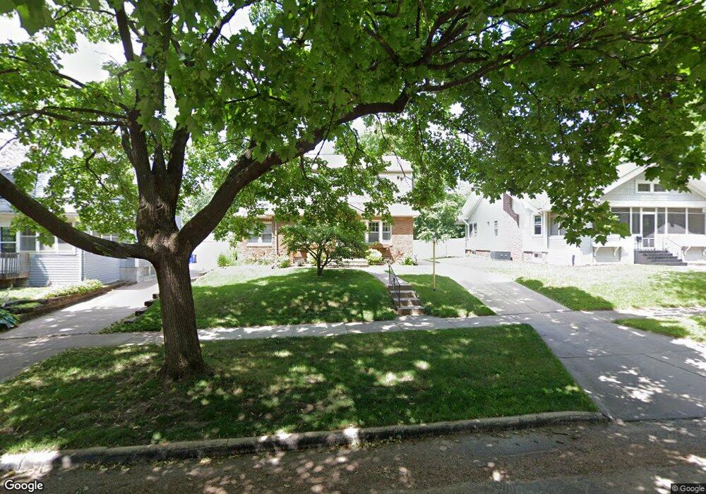 1726 Maple Dr NW, Cedar Rapids, IA 52405 - photo 1