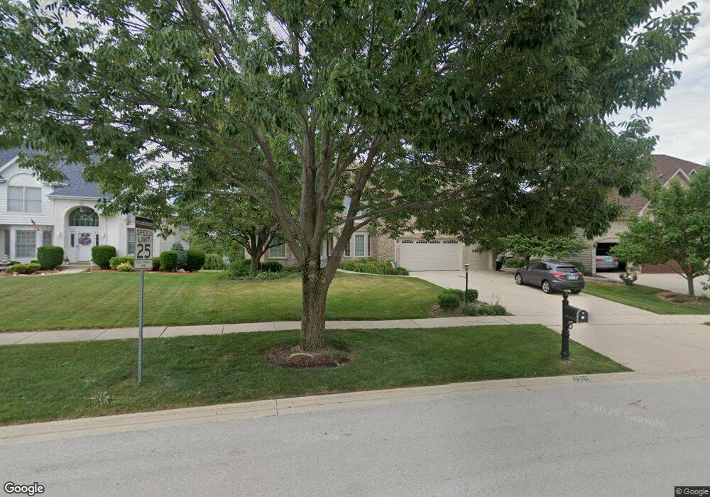 2211 Stowe Cir, Naperville, IL 60564 - photo 1