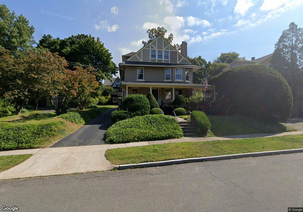 8 Vanderbilt Rd, West Hartford, CT 06119 - photo 1