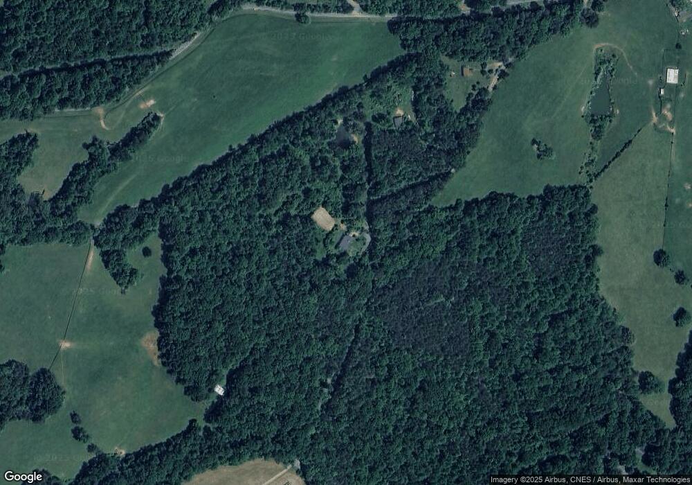 264 Davis Rd, Stanardsville, VA 22973 - photo 1