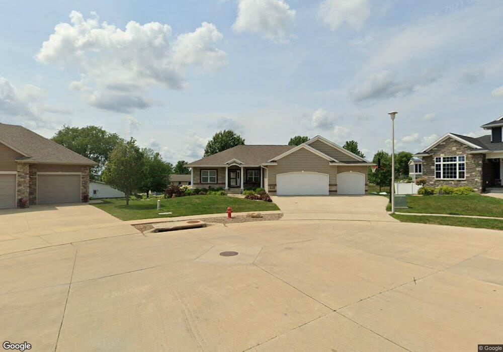719 Adams Ct, Center Point, IA 52213 - photo 1