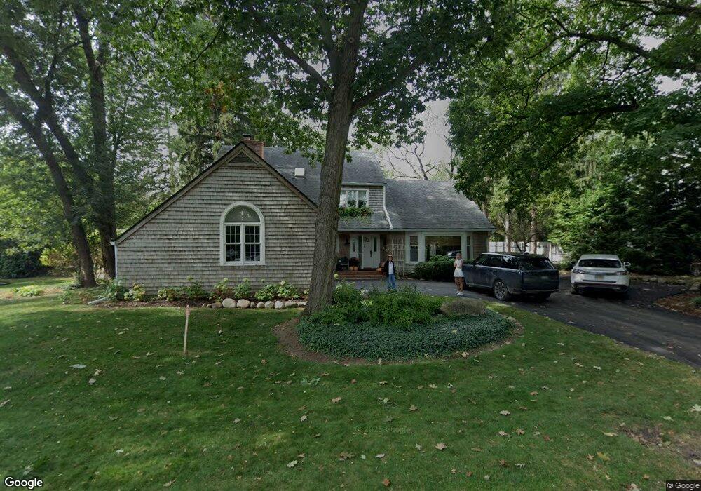 6330 Sheringham Rd, Bloomfield Hills, MI 48301 - photo 1
