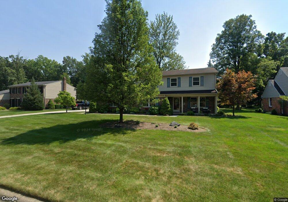 8595 Thorntree Dr, Grosse Ile, MI 48138 - photo 1