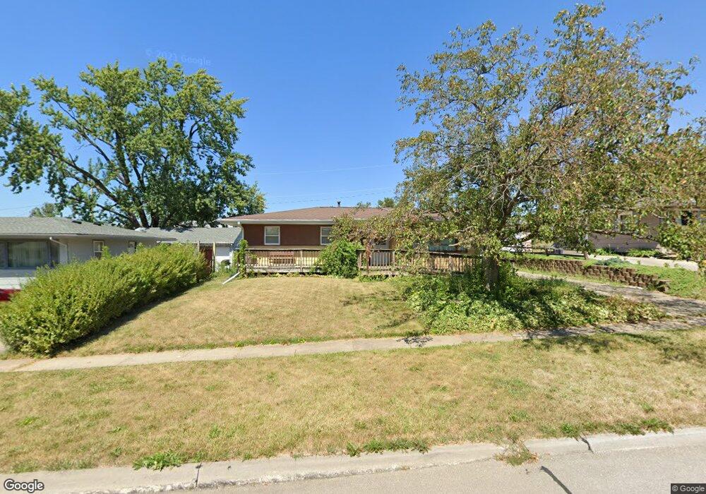 920 Westview Dr unit 14TH, Marion, IA 52302 - photo 1