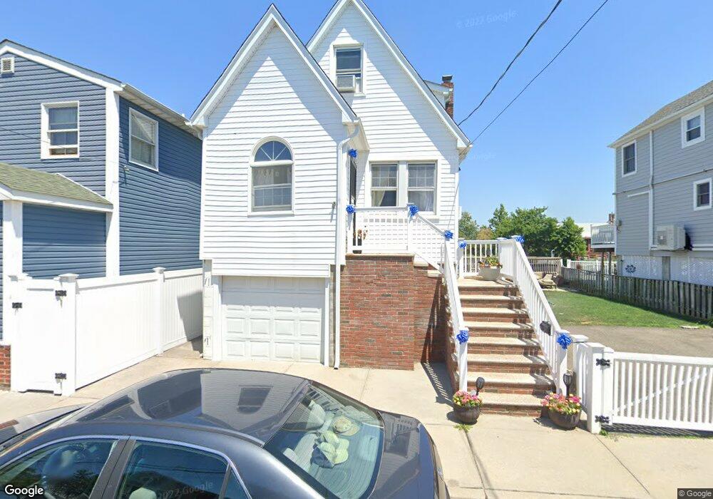 71 W 18th Rd, Broad Channel, NY 11693 - photo 1