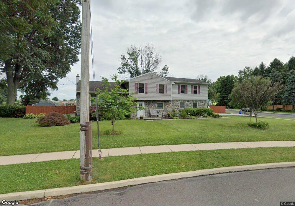 33 Lions Dr, Morrisville, PA 19067 - photo 1