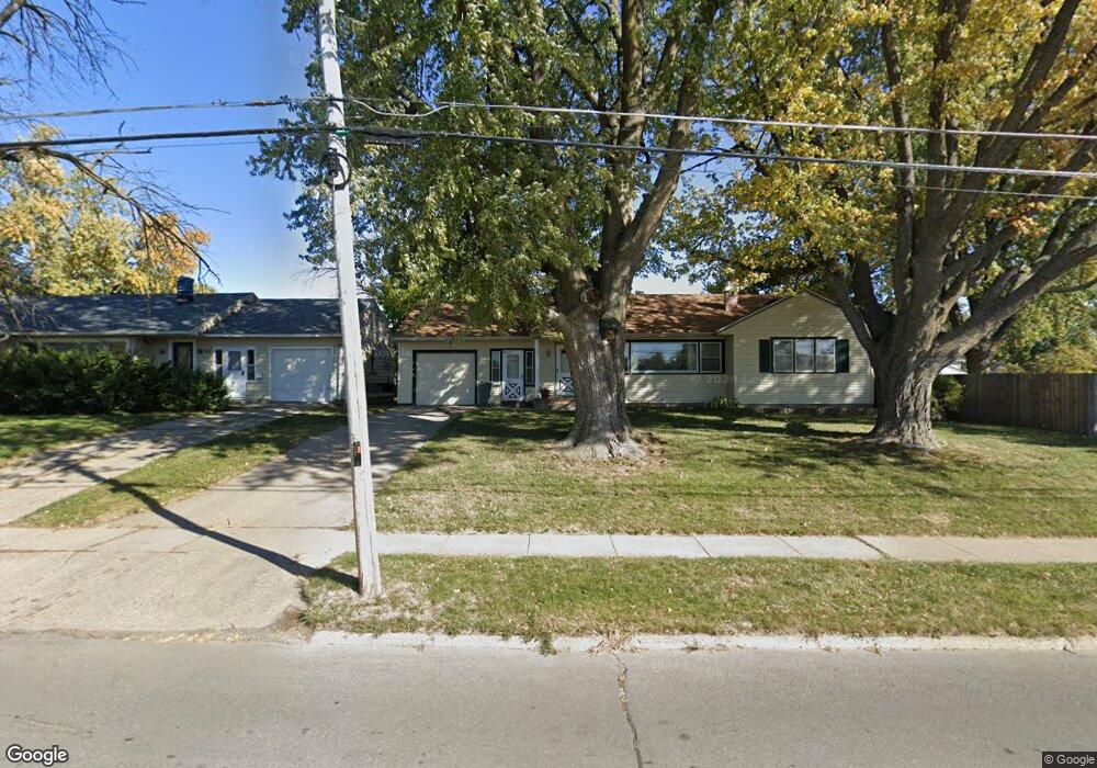 510 E 8th St N, Newton, IA 50208 - photo 1