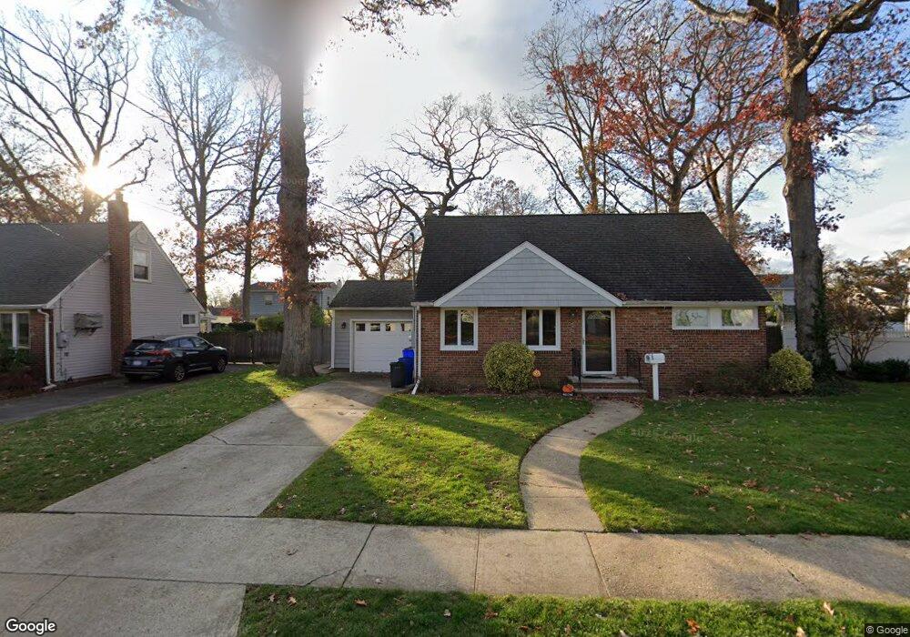 5 Hull St, Oceanside, NY 11572 - photo 1