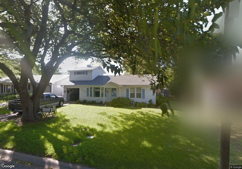 1108 W Lone Star Ave, Cleburne, TX 76033 - photo 1