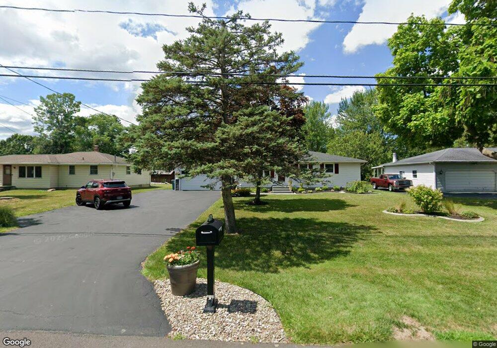 7202 Graydon Dr, North Tonawanda, NY 14120 - photo 1