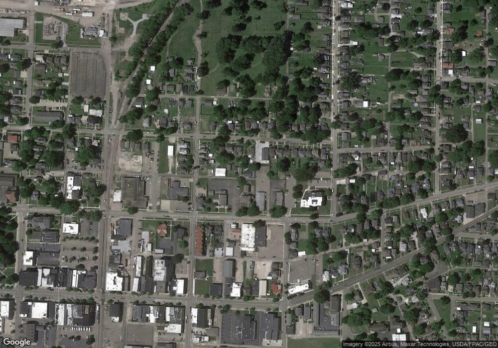 637 Locust St, Coshocton, OH 43812 - photo 1